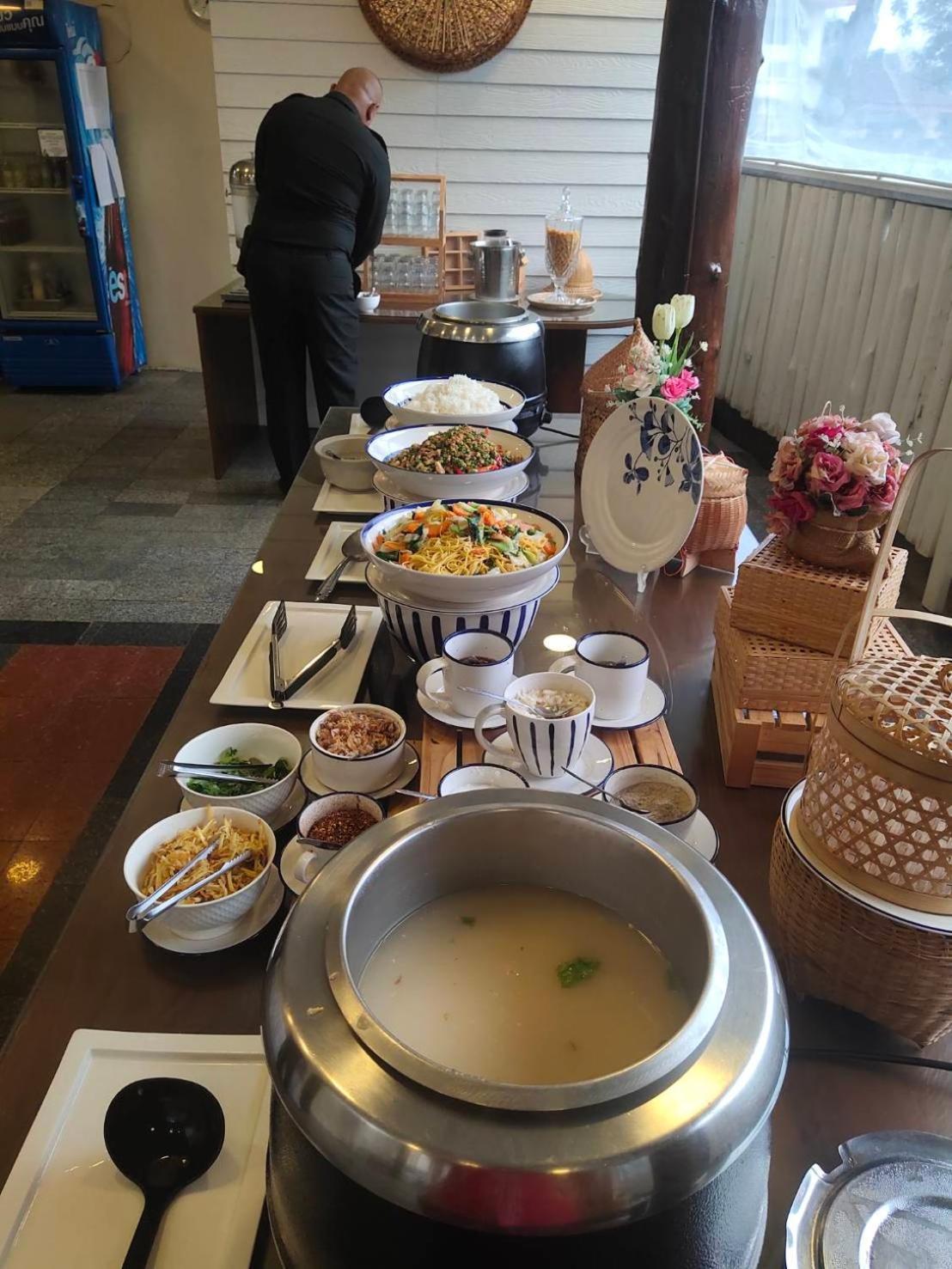 Regent Lodge Lampang Bagian luar foto