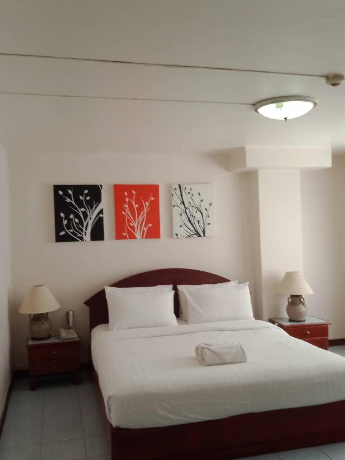 Regent Lodge Lampang Bagian luar foto